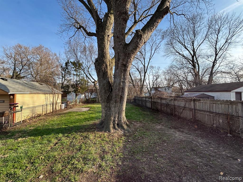 7044 Westminster Avenue, Warren, MI 48091 — Photo 11