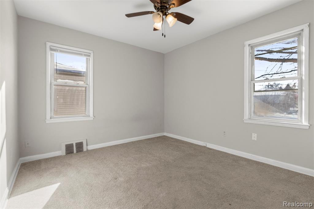 7521 N Silvery Lane, Dearborn Heights, MI 48127 — Photo 19