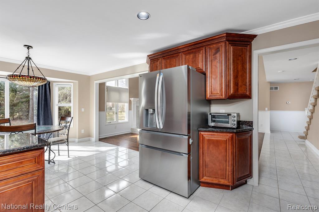 51569 PINEWOOD Drive, Macomb, MI 48042 — Photo 18