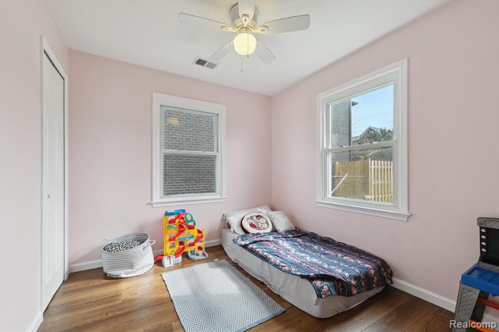 4302 MANDALAY Avenue, Royal Oak, MI 48073 — Photo 19