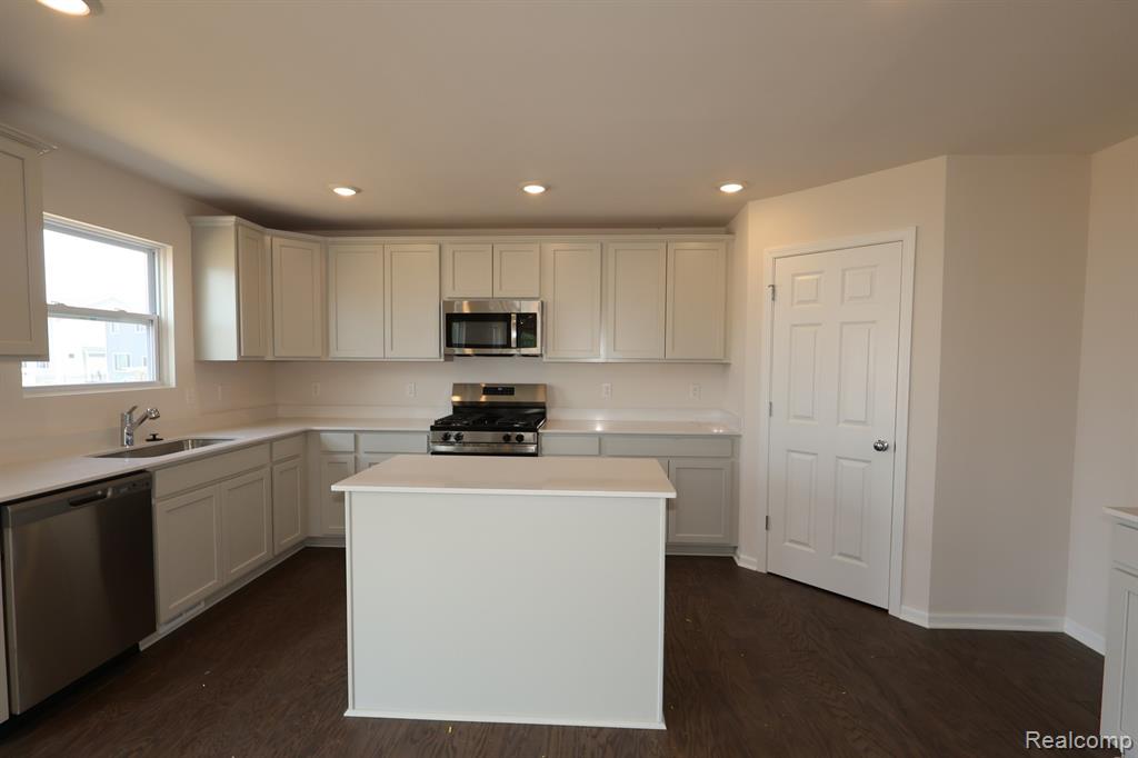 362 Hidden River W, Holly, MI 48442 — Photo 3