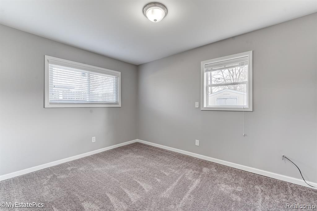 547 S Hawthorne Street, Westland, MI 48186 — Photo 32