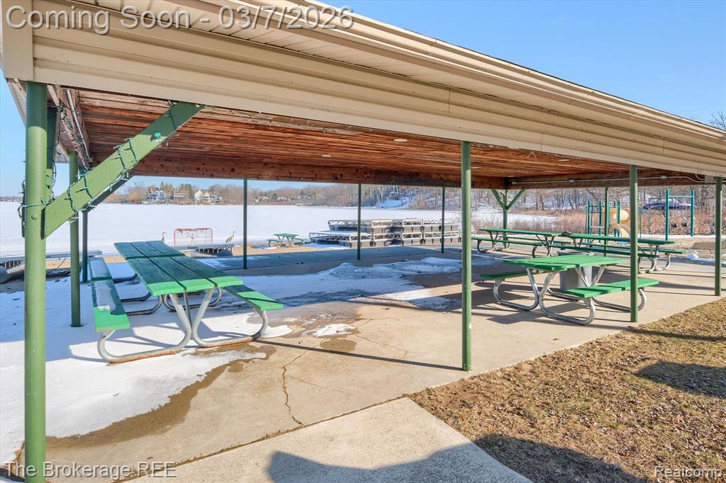 4405 Green Lake Road, West Bloomfield, MI 48323 — Photo 45