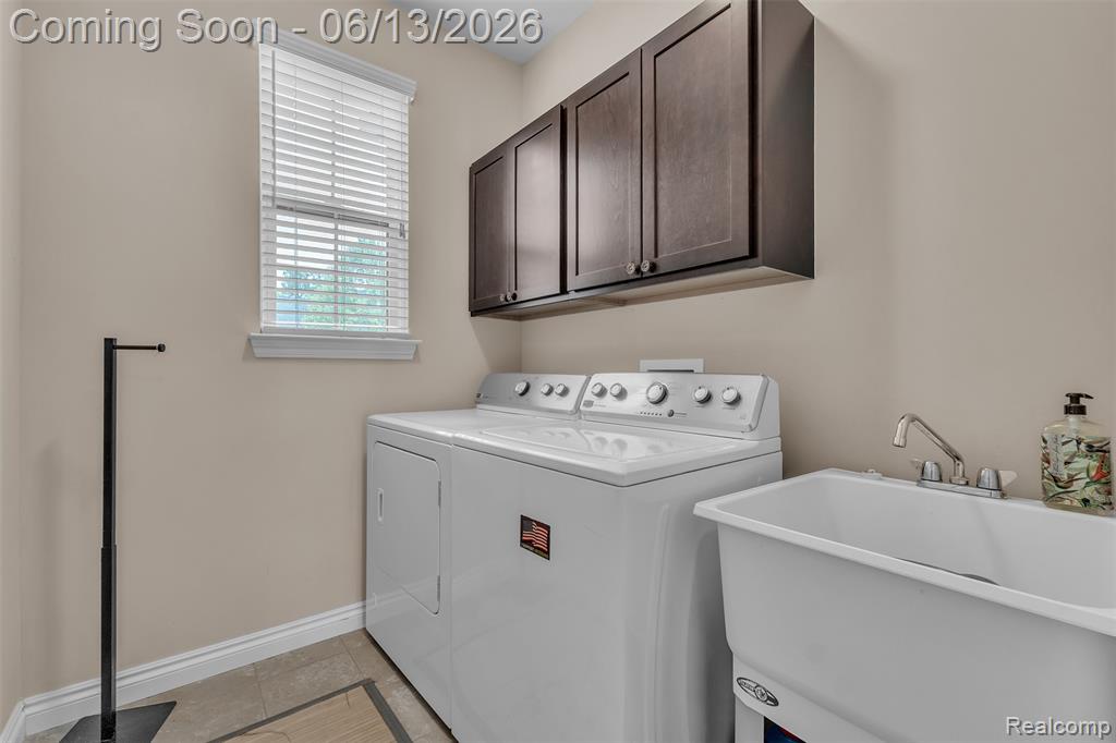 23719 Stoneleigh Drive, South Lyon, MI 48178 — Photo 45