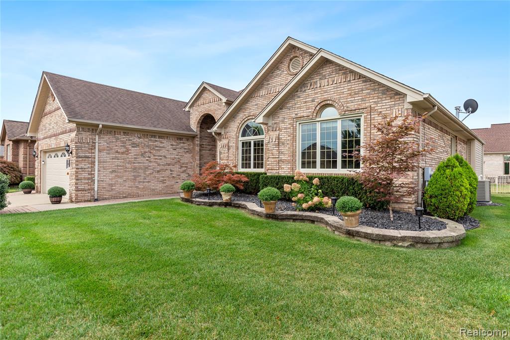 49279 Dunhill Drive, Macomb, MI 48044 — Photo 49