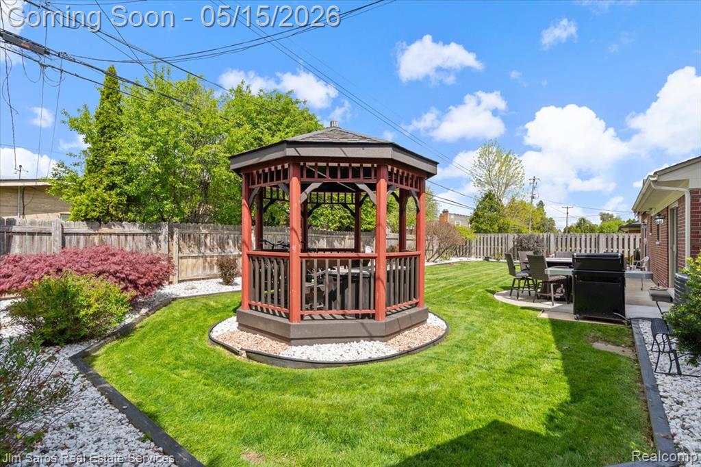1024 Blairmoor Court, Grosse Pointe Woods, MI 48236 — Photo 33