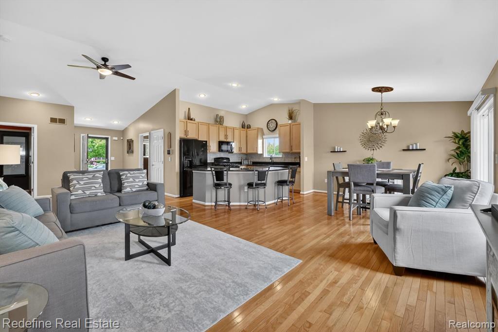 42060 Salem Court, Belleville, MI 48111 — Photo 8