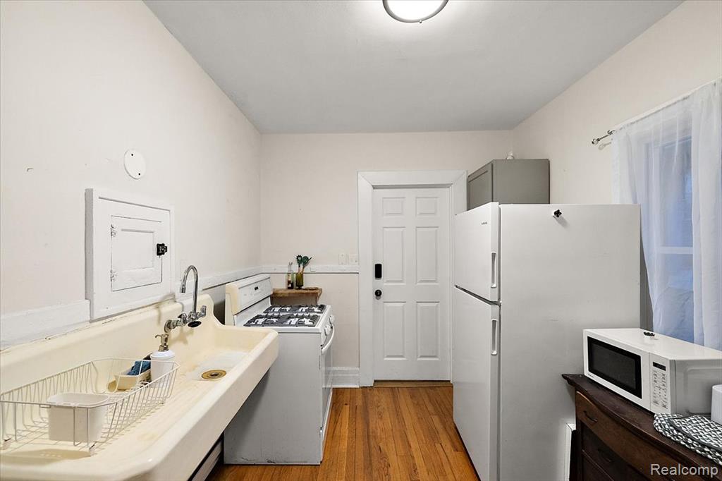 2256 W Philadelphia Street, Detroit, MI 48206 — Photo 19