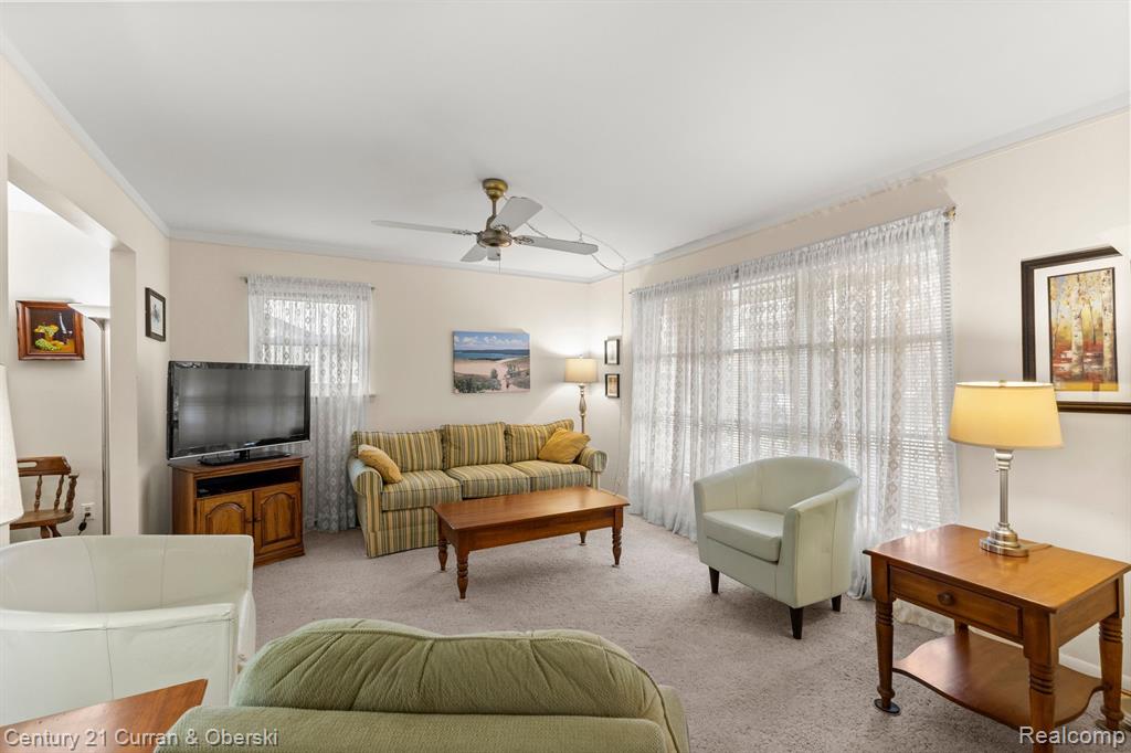 8912 RUSSELL Street, Livonia, MI 48150 — Photo 5