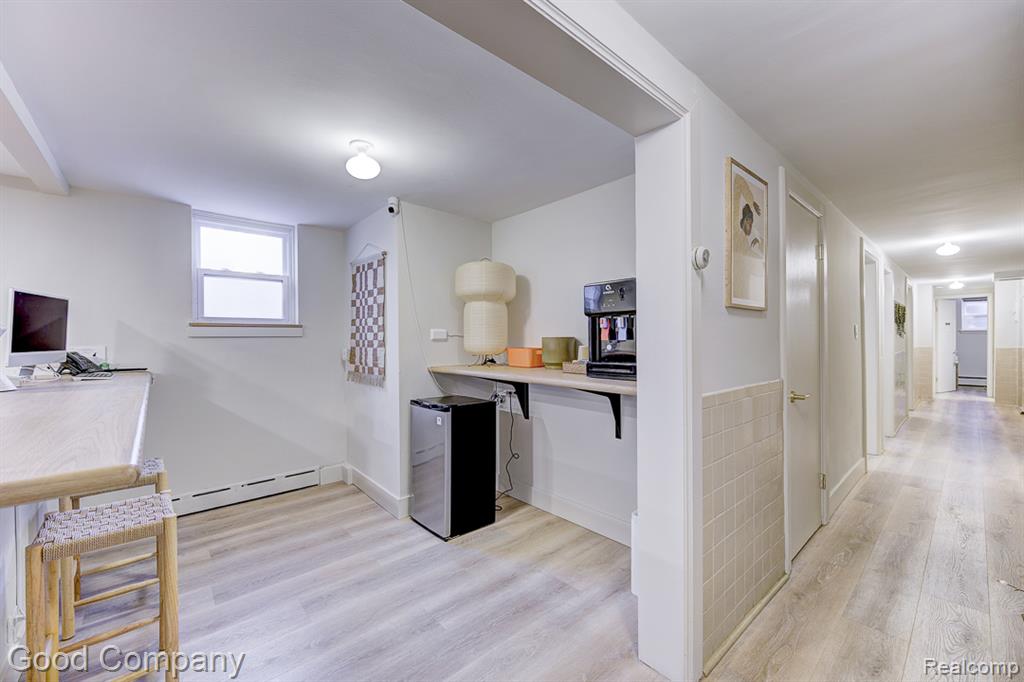 8750 W 9 Mile Road, Oak Park, MI 48237 — Photo 11