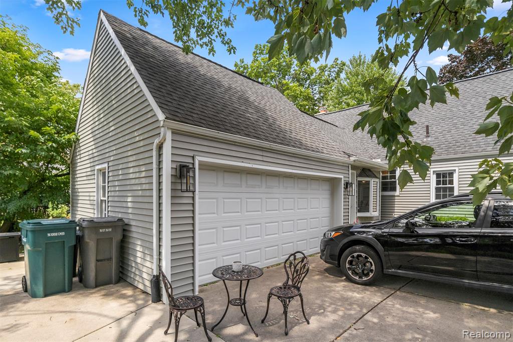 6 Berwick Lane, Dearborn, MI 48120 — Photo 36
