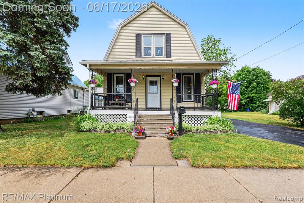 405 N Kiesel Street, Bay City, MI 48706 — front exterior