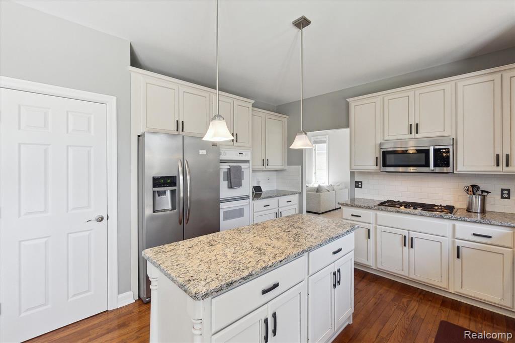 6808 OAKHURST RIDGE Road, Clarkston, MI 48348 — Photo 14