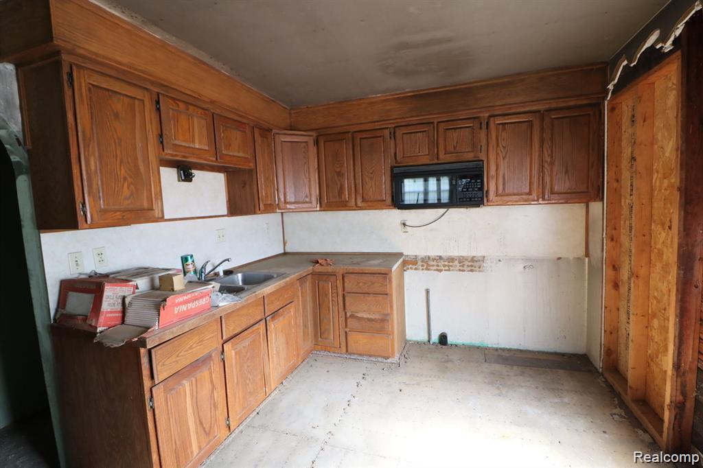 4318 TOMMY ARMOUR Drive, Flint, MI 48506 — Photo 4