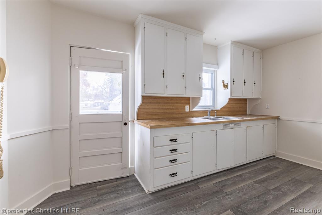 8056 Dawn Drive, Sterling Heights, MI 48314 — Photo 17