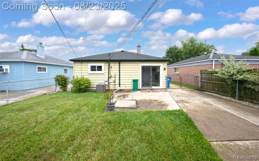 4952 Clippert Street, Dearborn Heights, MI 48125 — Photo 2