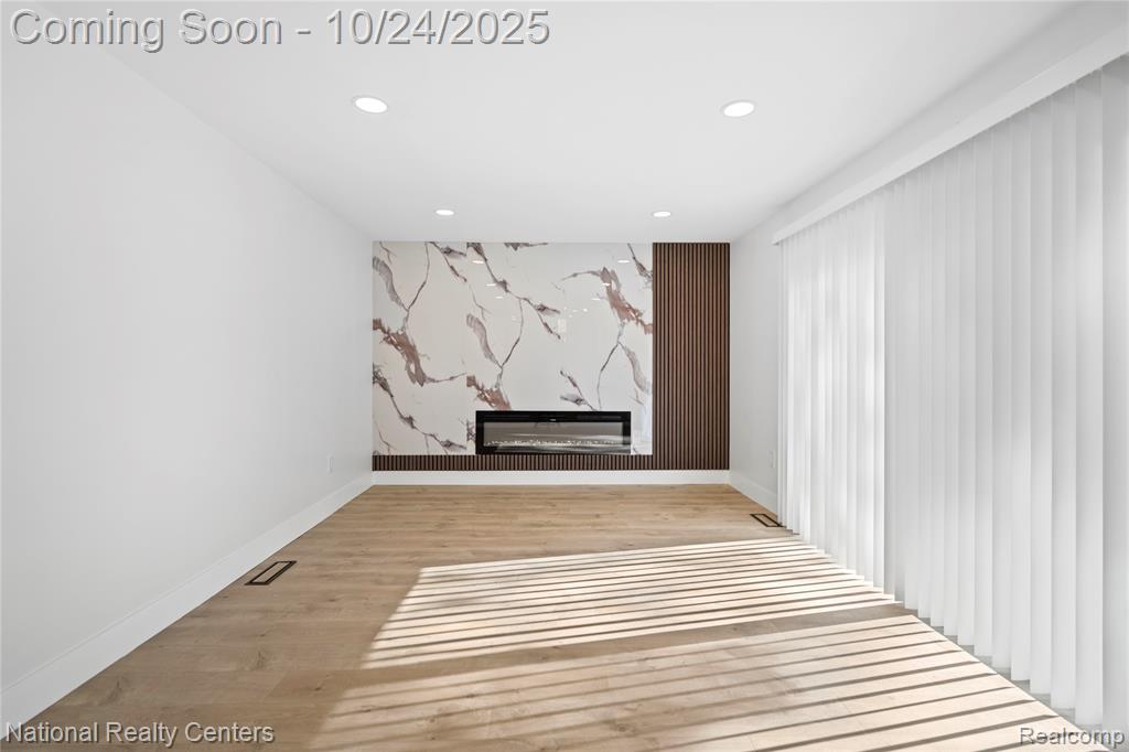 4427 Westover Drive, West Bloomfield, MI 48323 — Photo 12