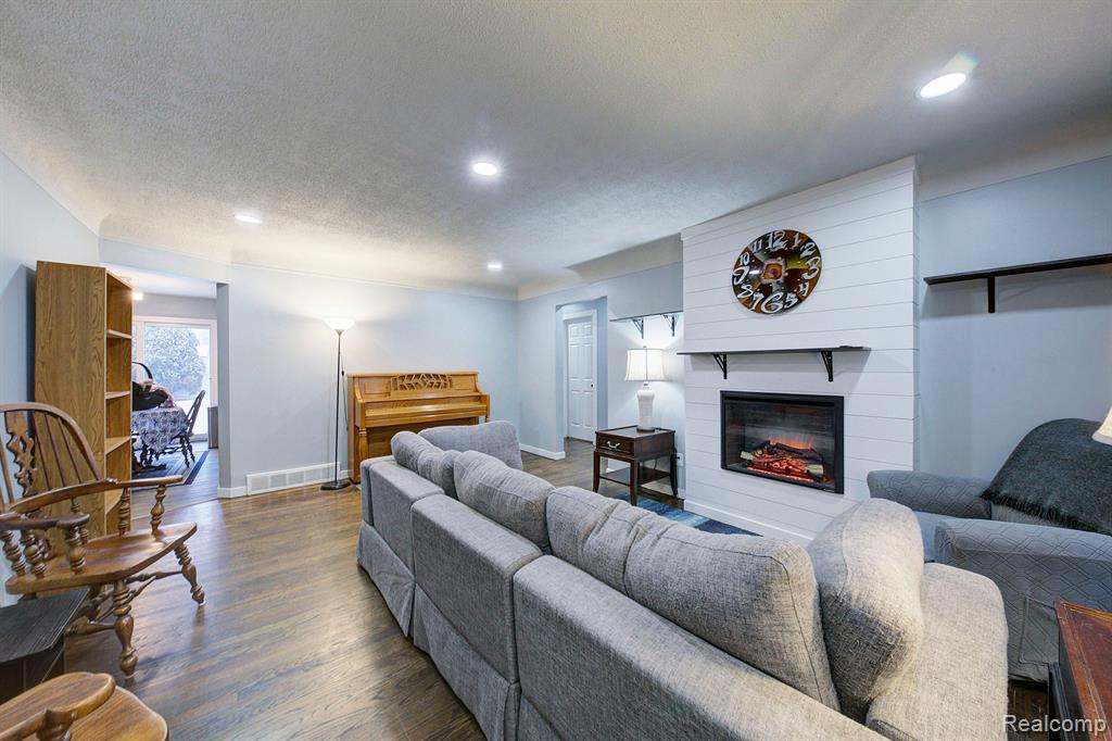 5239 GERALD Street, Warren, MI 48092 — Photo 17