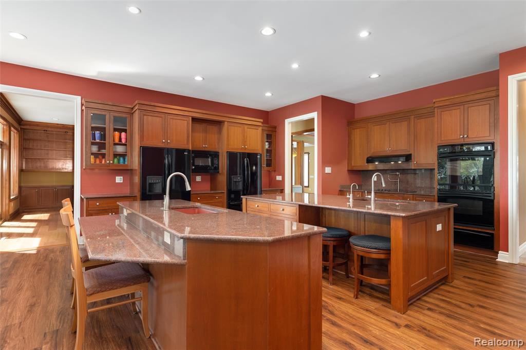 7432 Foxburg Court, Clarkston, MI 48348 — Photo 28