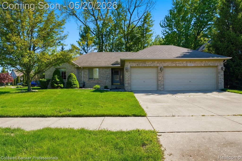 21527 N Tangel Drive E, Macomb, MI 48044 — front exterior