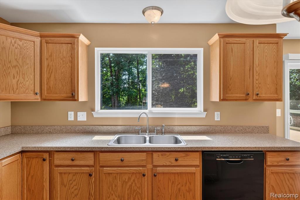 2445 Lorraina Lane, Hartland, MI 48353 — Photo 15