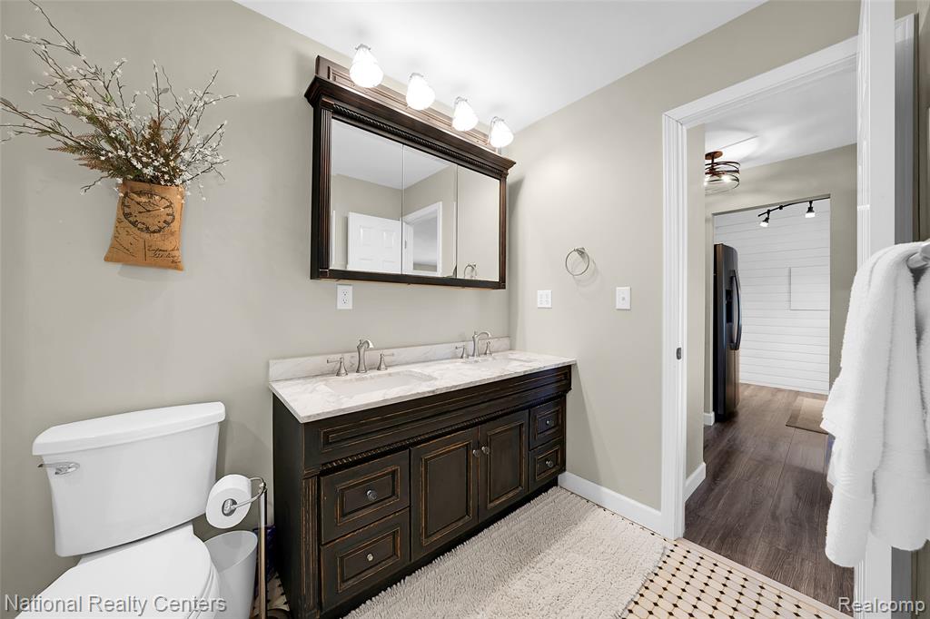 895 S Pontiac Trail, C203, Walled Lake, MI 48390 — Photo 8