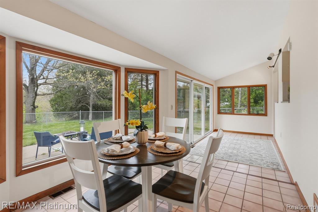 1546 S Milford Road, Milford, MI 48381 — Photo 8