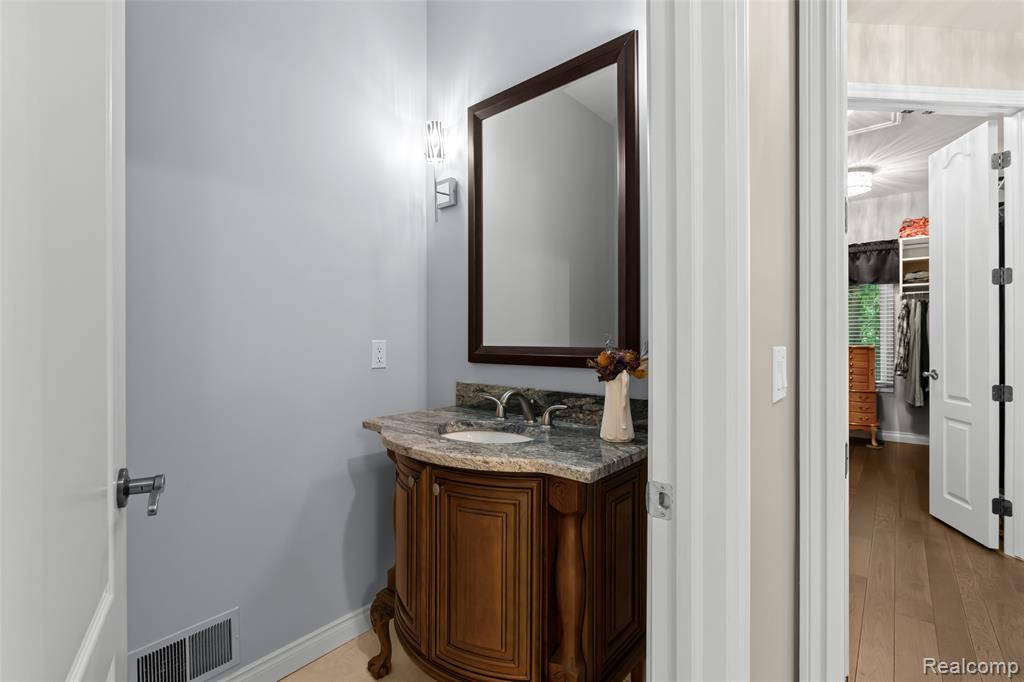 9030 Hidden Court W, South Lyon, MI 48178 — Photo 8