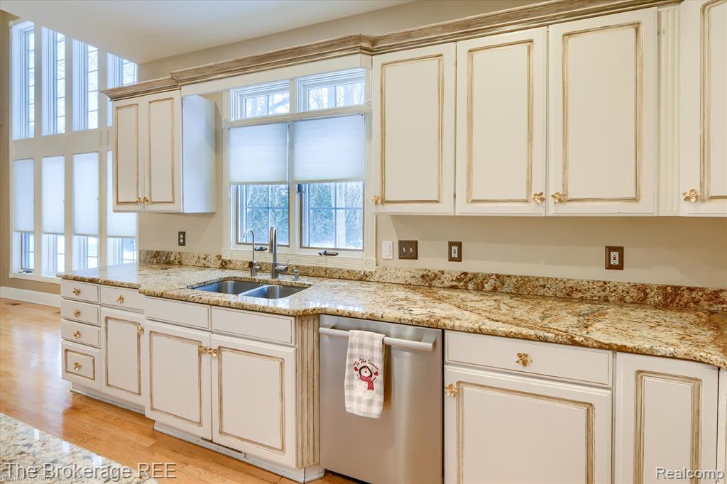 5475 Woodfield Parkway, Grand Blanc, MI 48439 — Photo 36