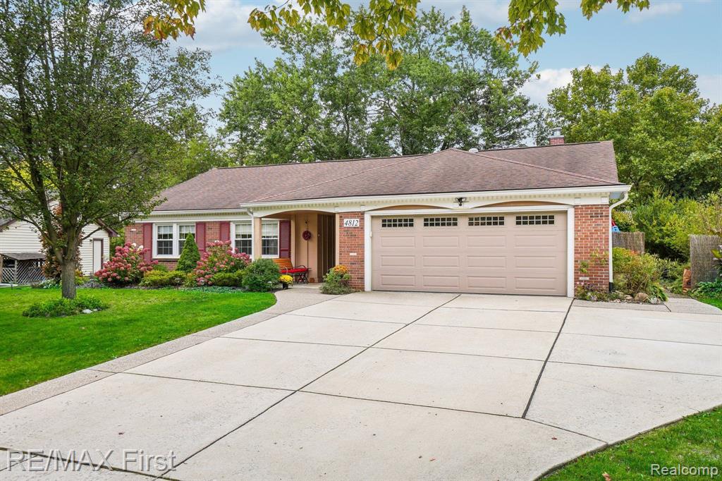 4812 FOXCROFT Drive, Troy, MI 48085 — Photo 44