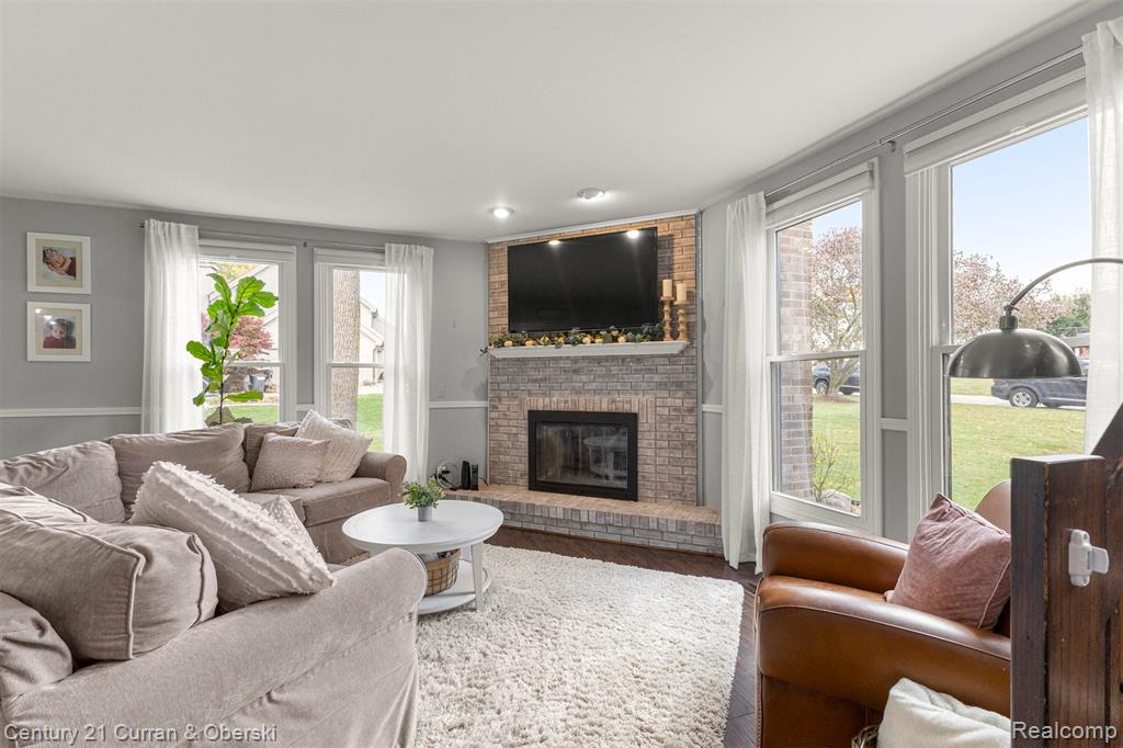 30999 Sudbury Street, Farmington, MI 48331 — Photo 9