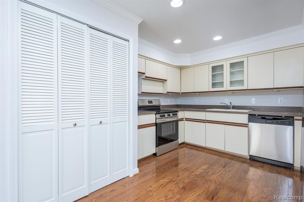 928 N ADAMS Road, 2, Birmingham, MI 48009 — Photo 5