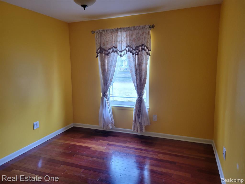 6927 Northpoint Drive, Troy, MI 48085 — Photo 21