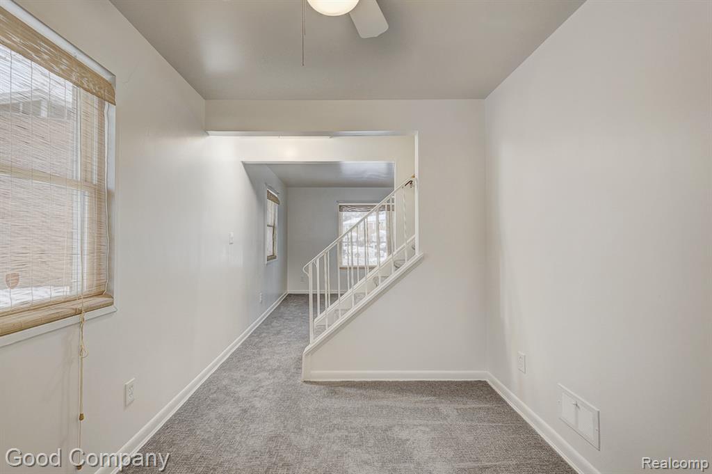 6958 Town Lane, Dearborn Heights, MI 48127 — Photo 10