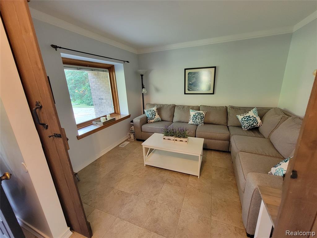 9658 Blauvelt Drive, Grosse Ile, MI 48138 — Photo 6