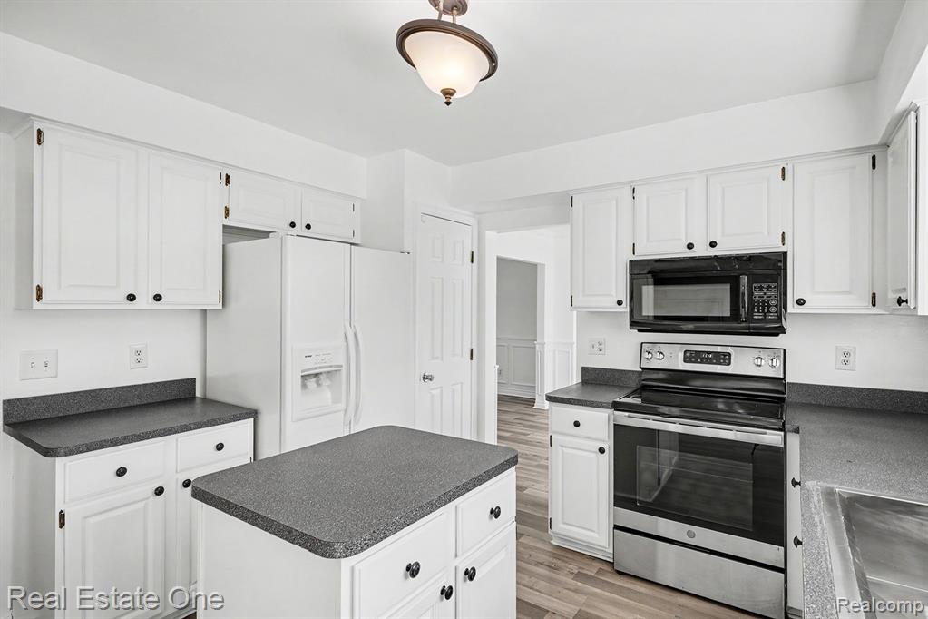 1797 Poppleton Drive, West Bloomfield, MI 48324 — Photo 11