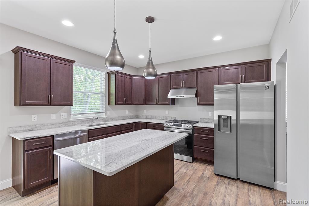 47467 Bayside Circle W, Chesterfield, MI 48047 — Photo 8