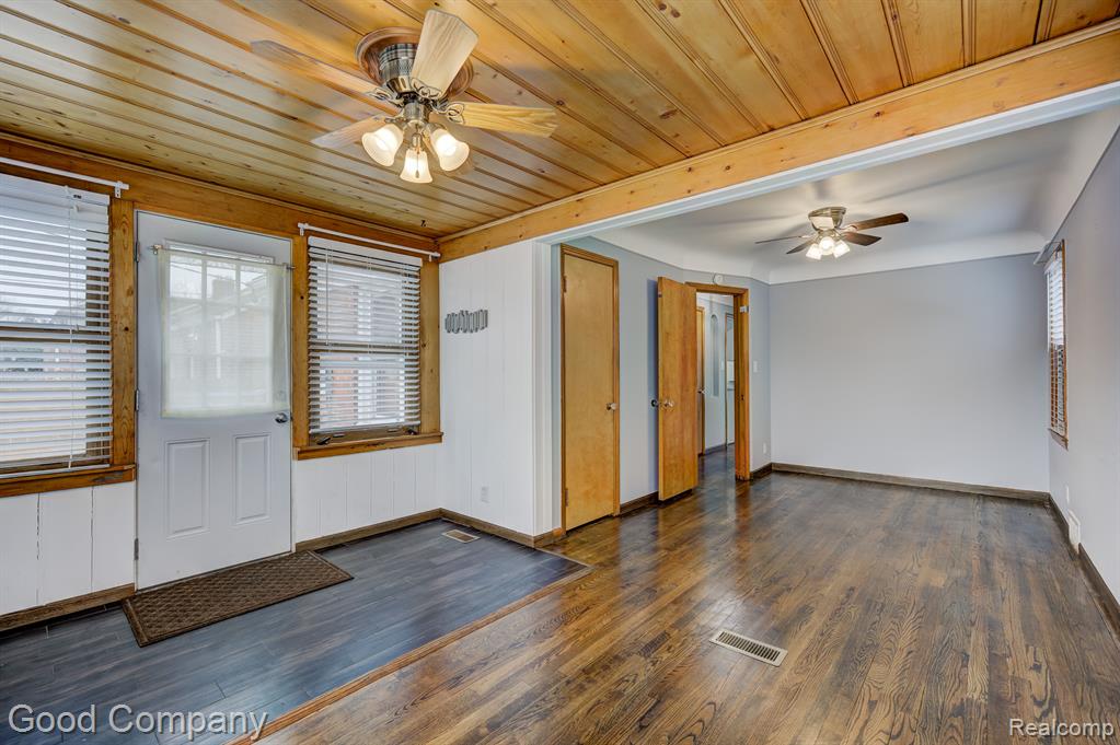 464 MORAN Road, Grosse Pointe Farms, MI 48236 — Photo 23