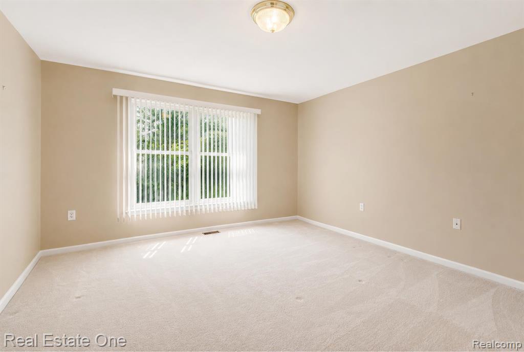3622 Camden Court, Auburn Hills, MI 48326 — Photo 32