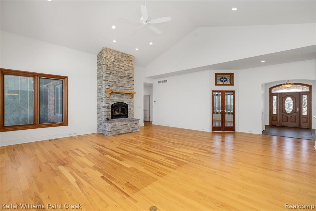 37580 Lakeshore Drive, Harrison Township, MI — Photo 12