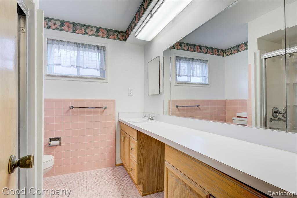 9074 SHANNON Drive, Sterling Heights, MI 48314 — Photo 18