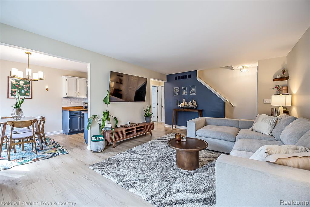 837 Oakwood Drive, Howell, MI 48843 — Photo 3