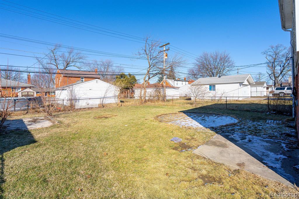 18327 E 13 MILE Road, Fraser, MI 48026 — Photo 4