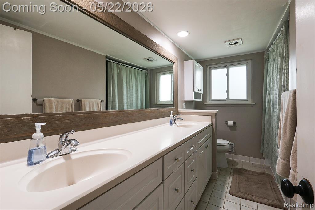 30809 Elmhurst Drive, Madison Heights, MI 48071 — Photo 8