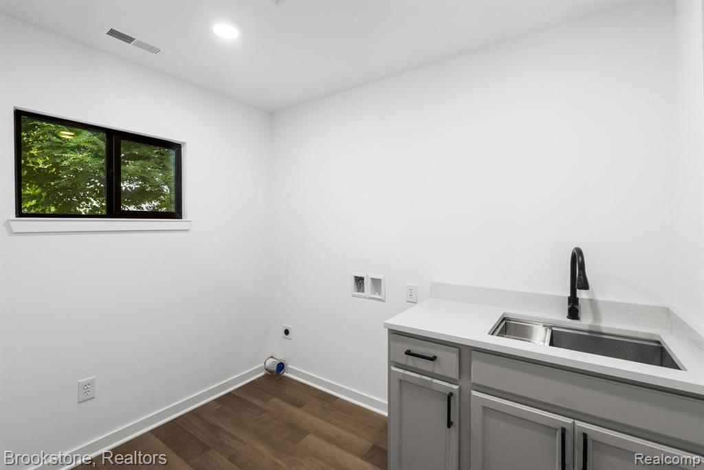 510 Alpeana Street, Auburn Hills, MI 48326 — Photo 13