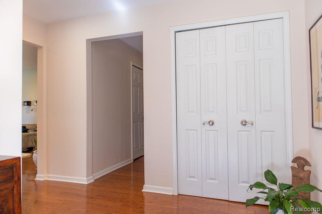 37284 BRENTWOOD Circle, Farmington Hills, MI 48331 — Photo 7