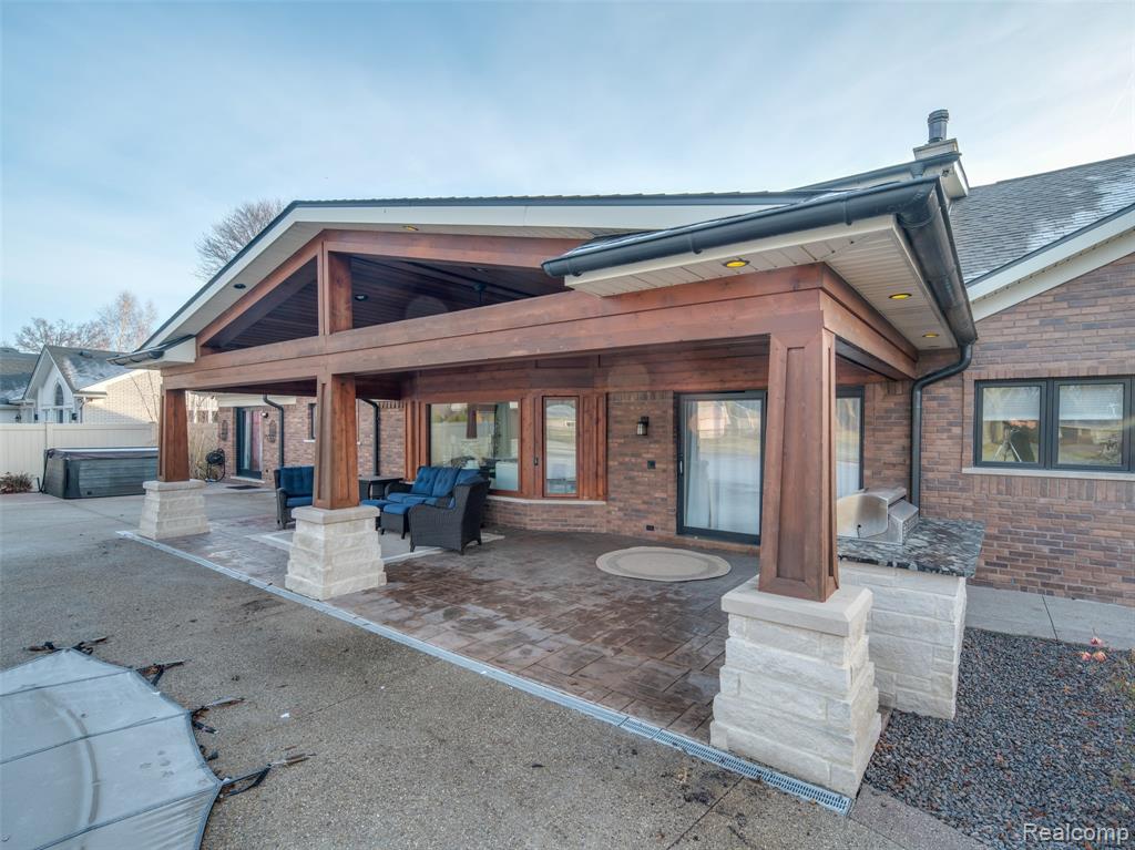 23750 E River Road, Grosse Ile, MI, 48138