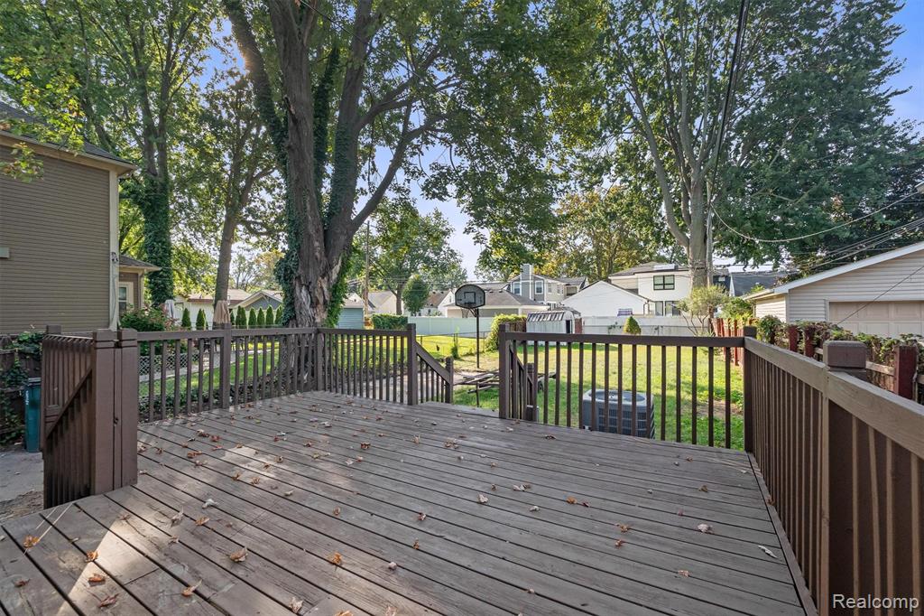 716 Hawthorn Avenue, Royal Oak, MI 48067 — Photo 24