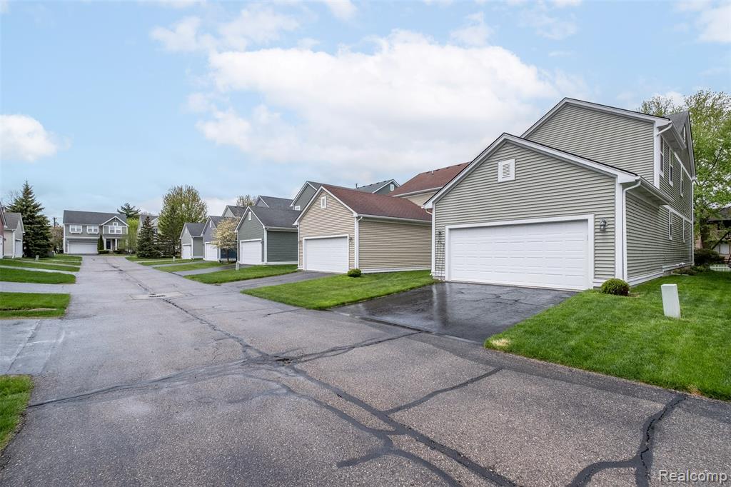 3147 Summers Road, Keego Harbor, MI 48320 — Photo 46