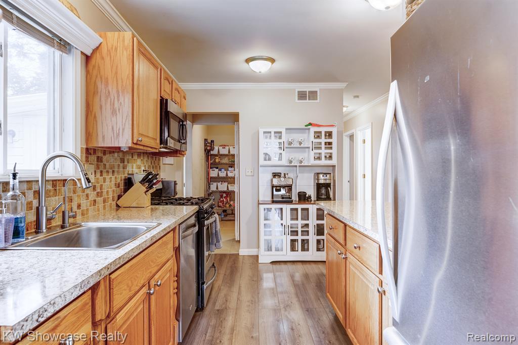 4575 OAKVISTA Avenue, Clarkston, MI — Photo 8